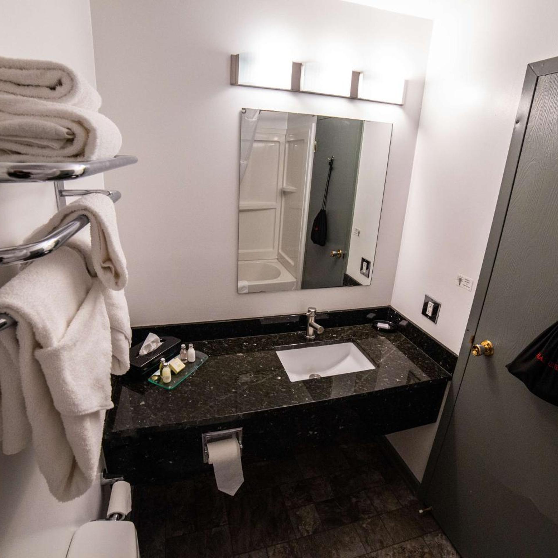 1 Bedroom, Suite, King Bed, Kitchenette, Prestige Hudson Bay Lodge & Conference Centre, WorldHotels 4/6