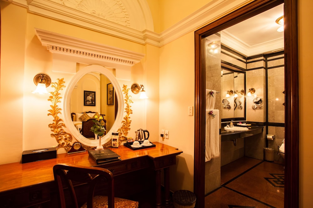 Majestic Hotel 33/34