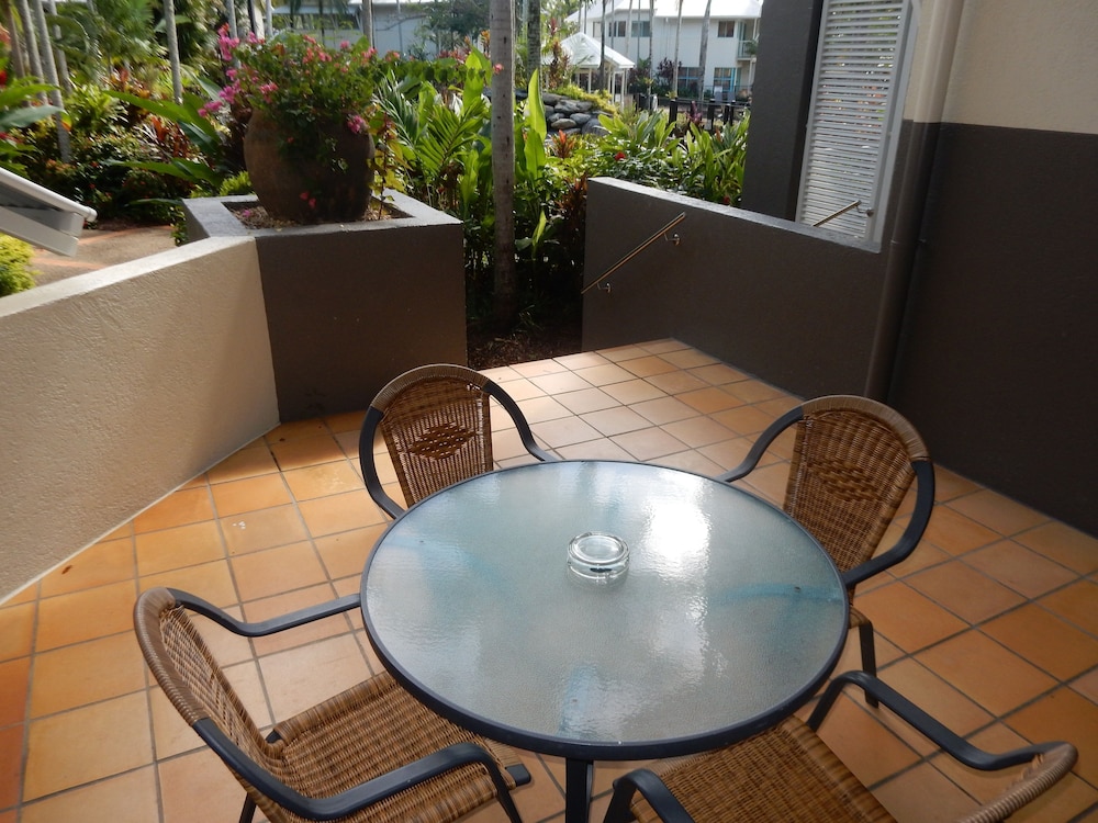 Coral Sands Beachfront Resort 43/59