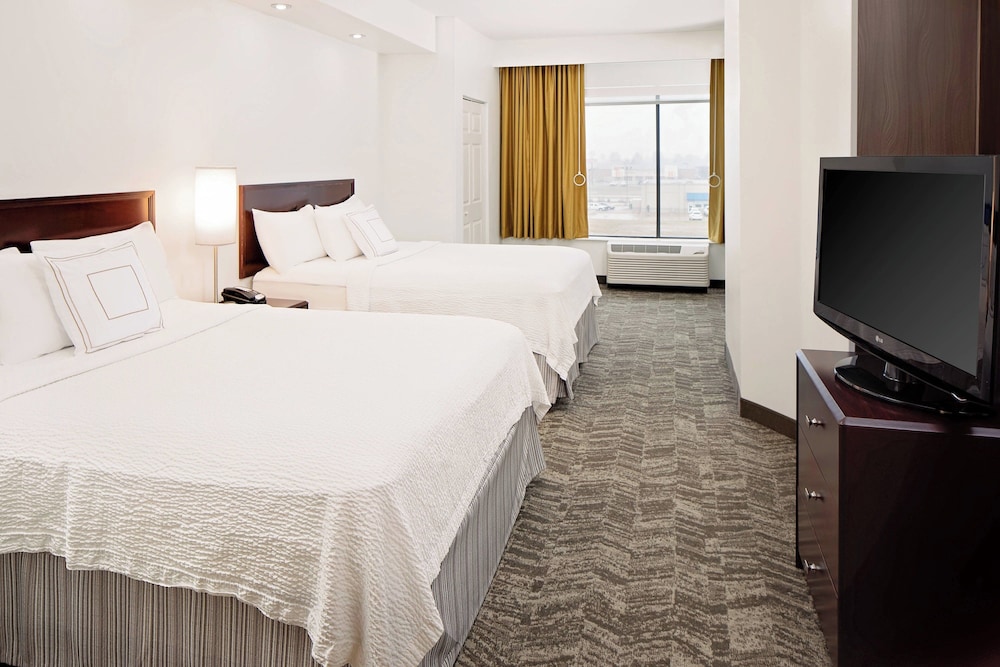 Suite, 2 Queen Beds, Sofa, Accessible