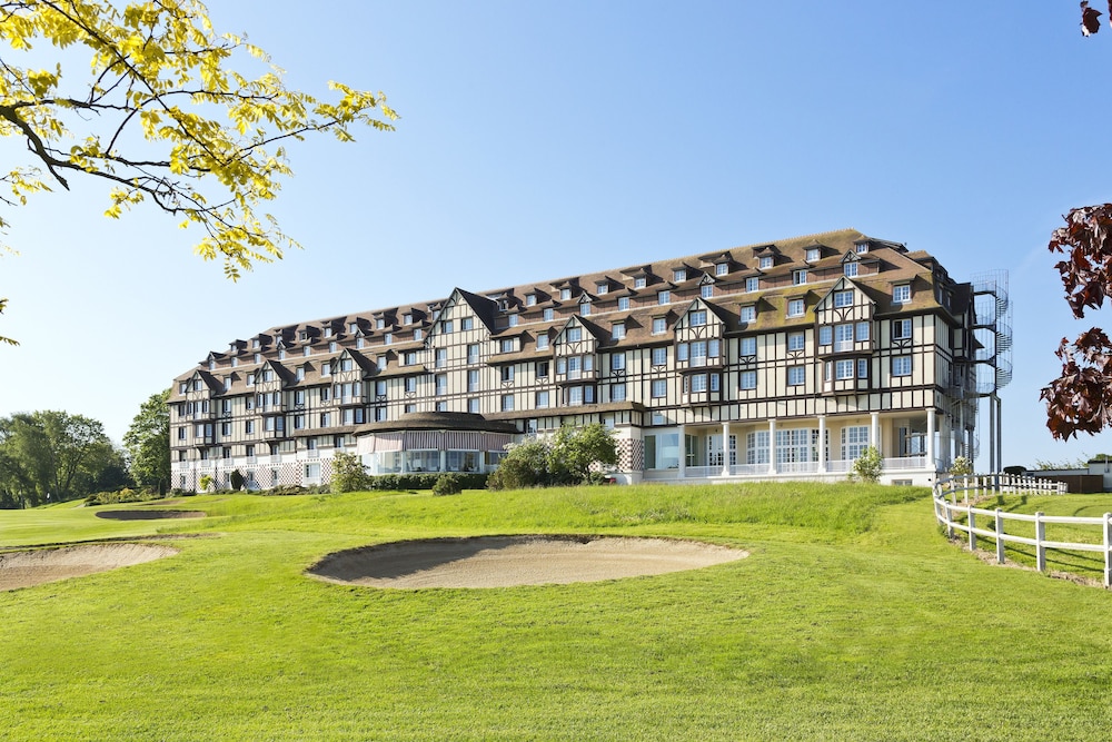 Hotel Barriere L Hotel Du Golf 69/75