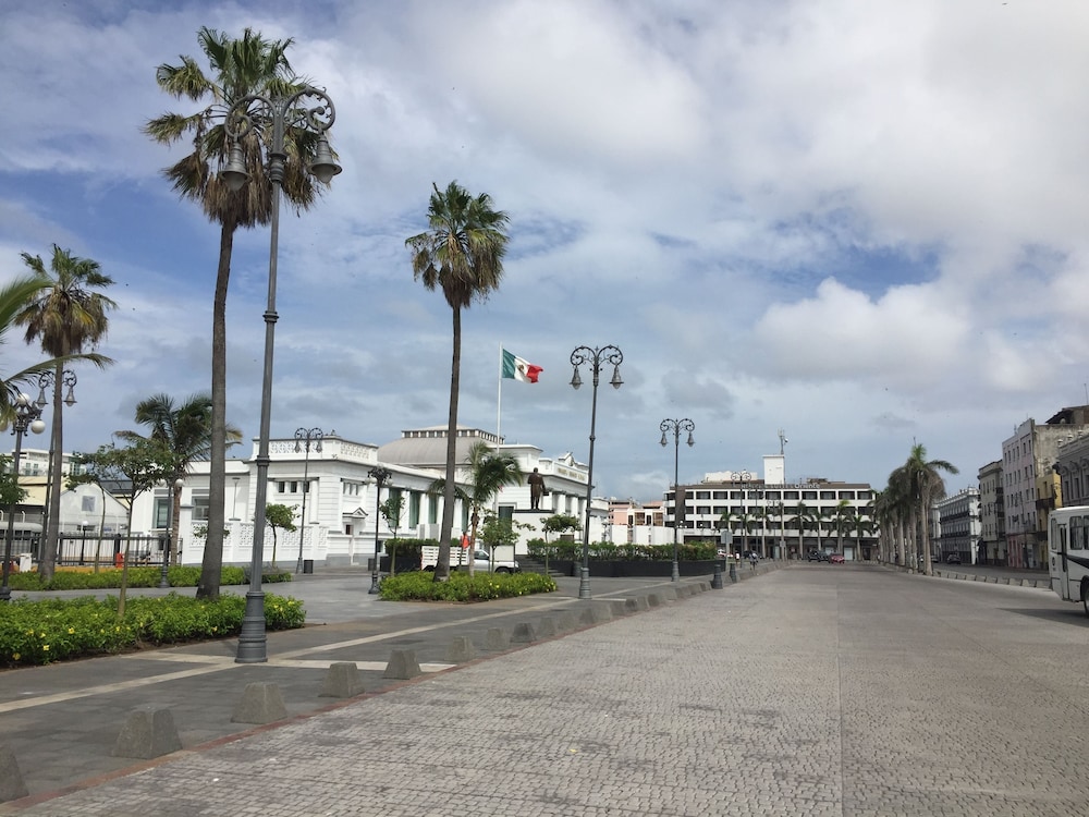 Oriente And Suites Hotel 54/67