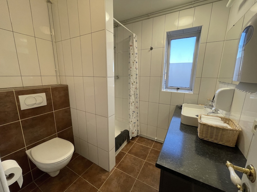 غرفة قياسية بسريرين منفصلين بحمام مشترك، Bitra Bed Breakfast 3/4