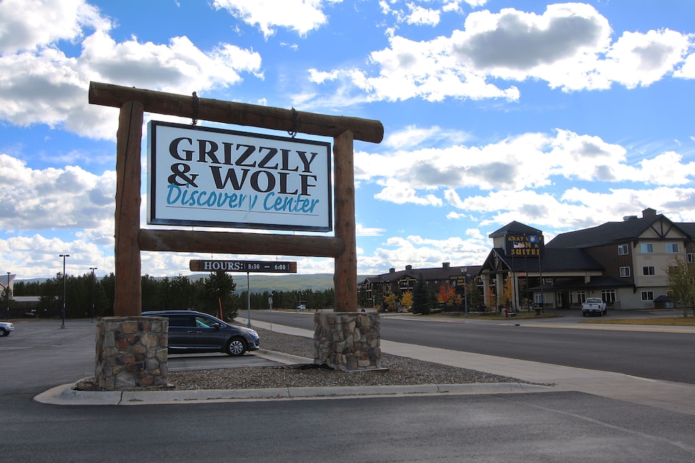 Gray Wolf Inn And Suites 7/67