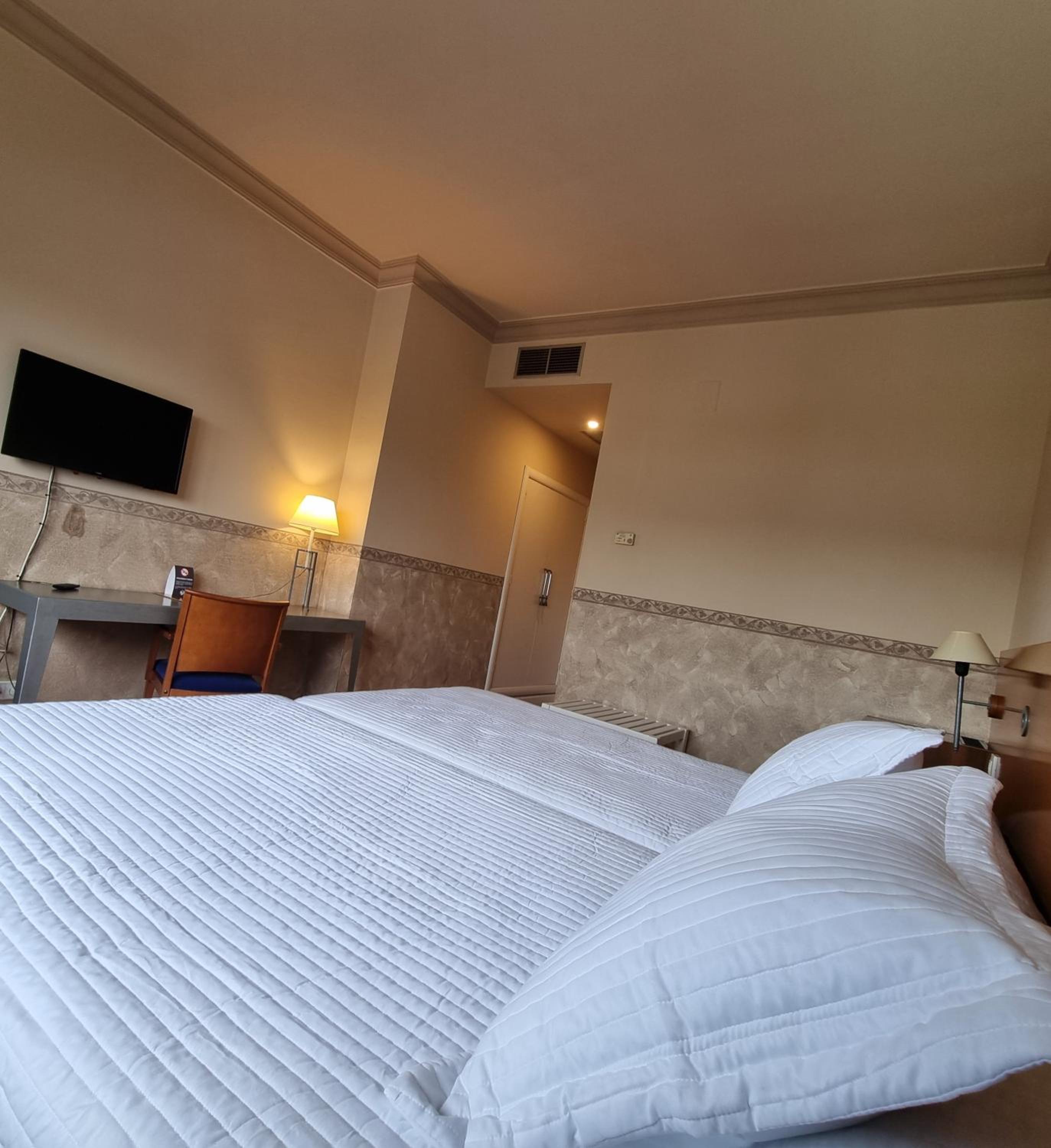 Hotel Azar 23/59