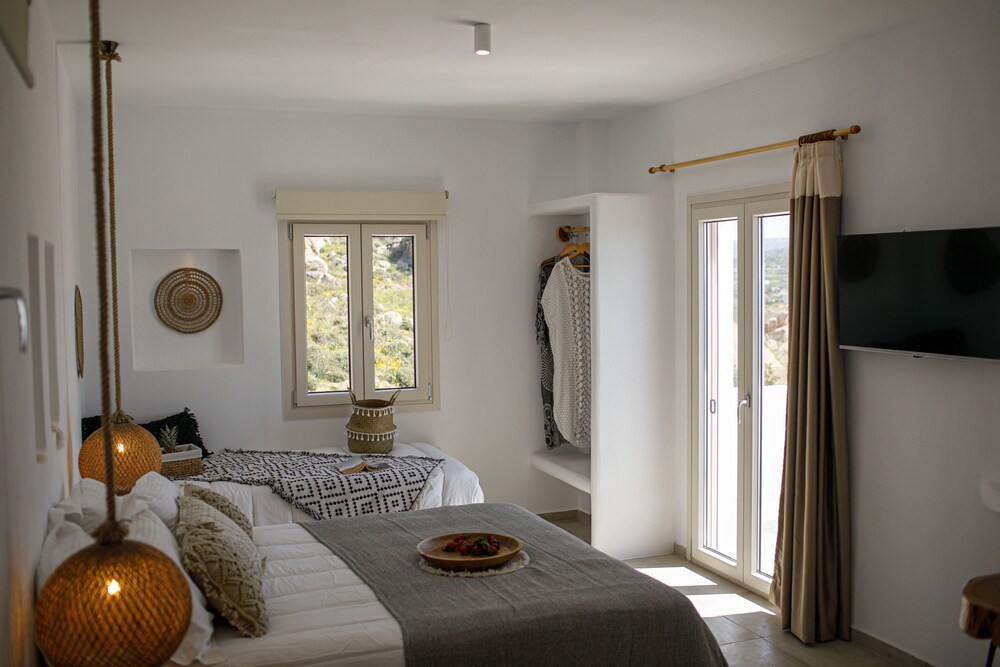 Naxos Earth Suites 18/59