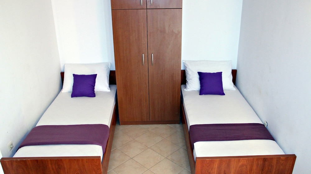Maru Apartments 20/48