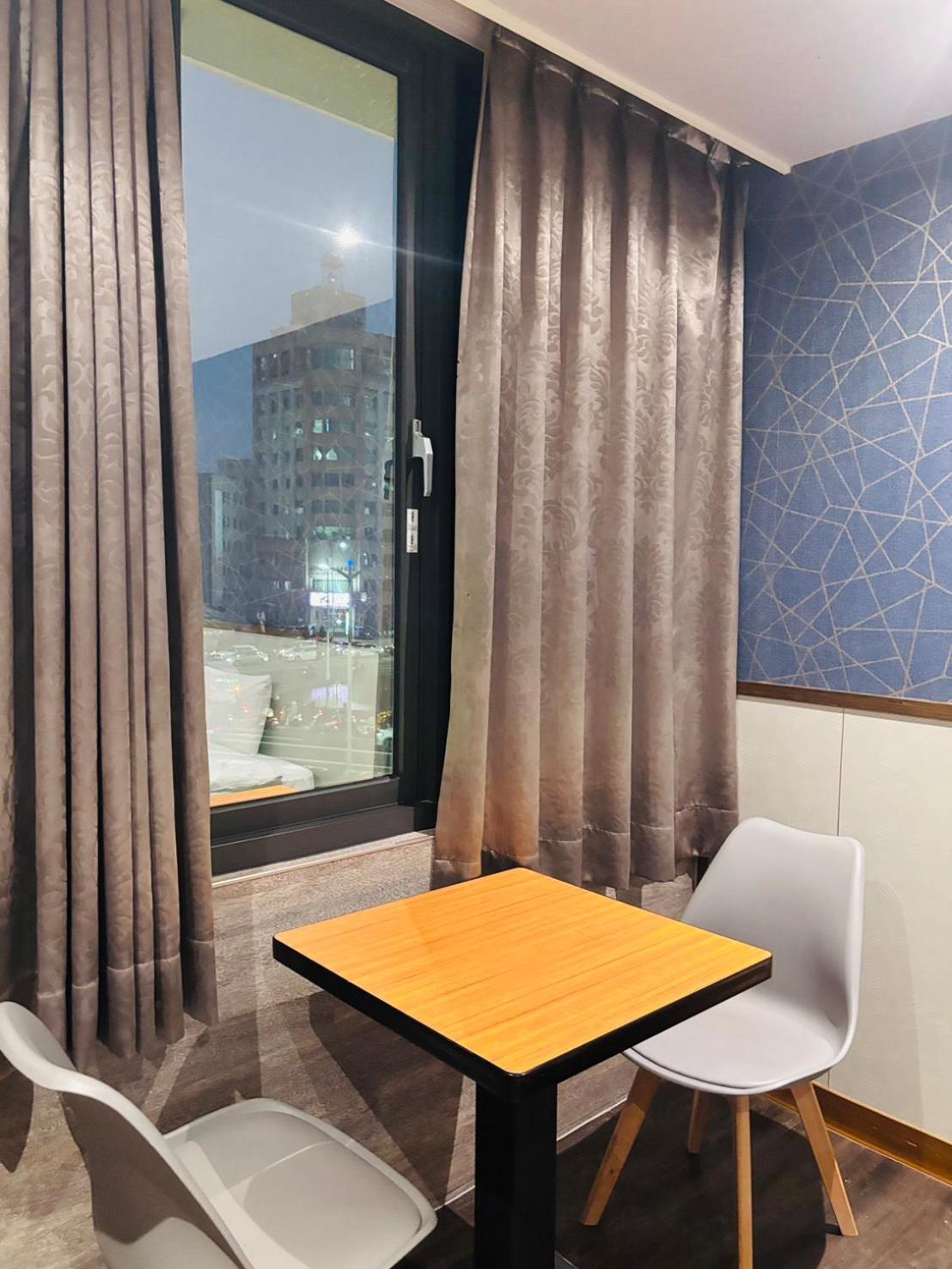 Center Hotel 39/47