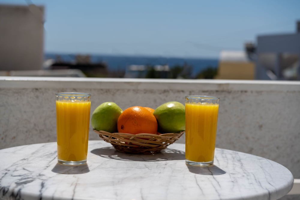 Join Us Low Cost Rooms 20/34