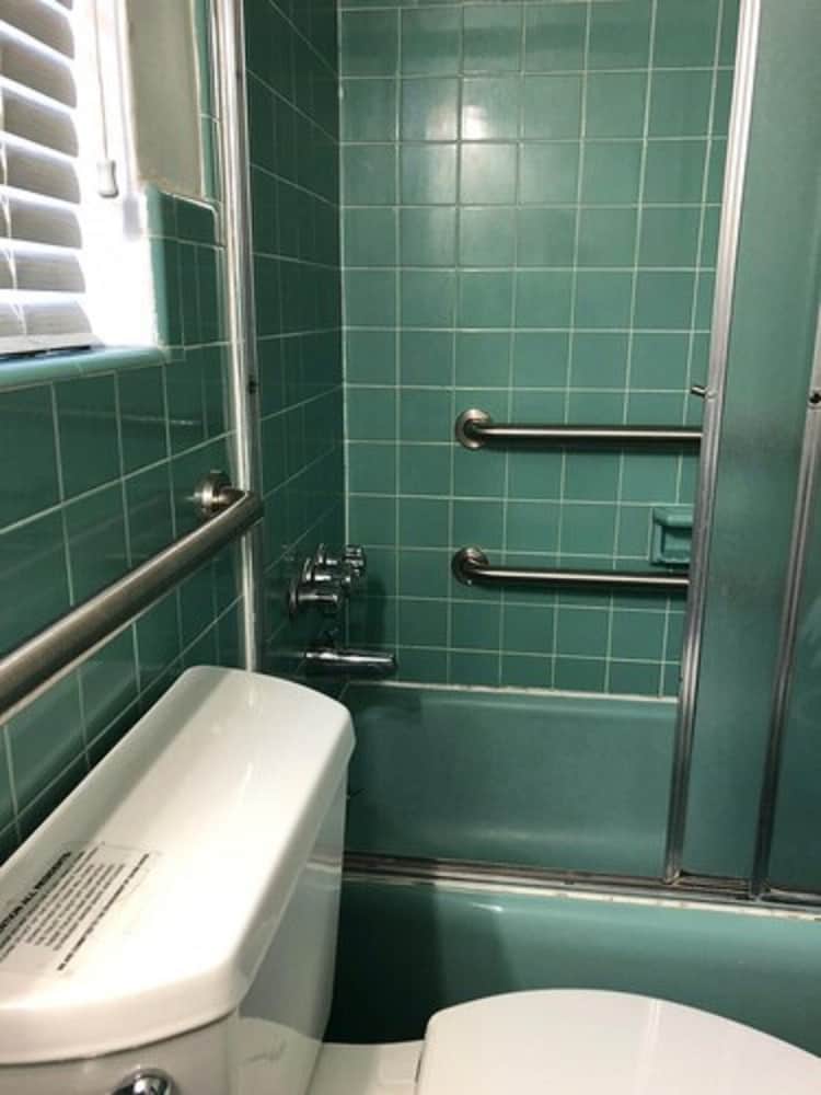 May Dee Suites 60/67