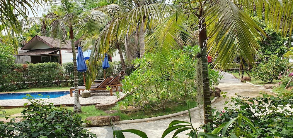 Isle Beach Resort 54/65