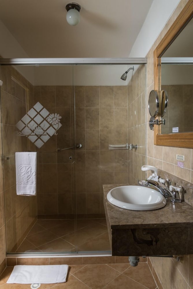 Hotel Bolivar Plaza 12/61