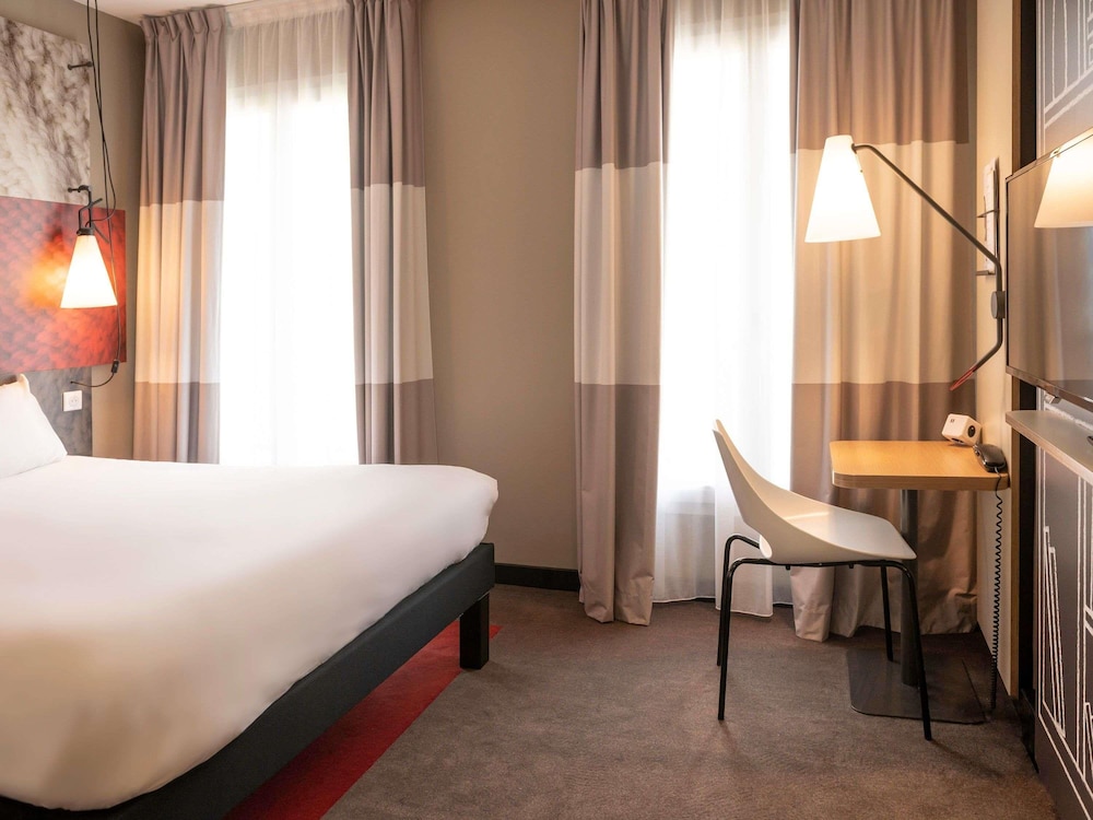 Ibis Paris Tour Montparnasse 15eme 10/30