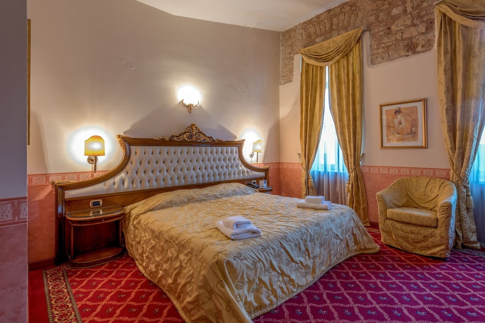 Hotel Alexios 4/71