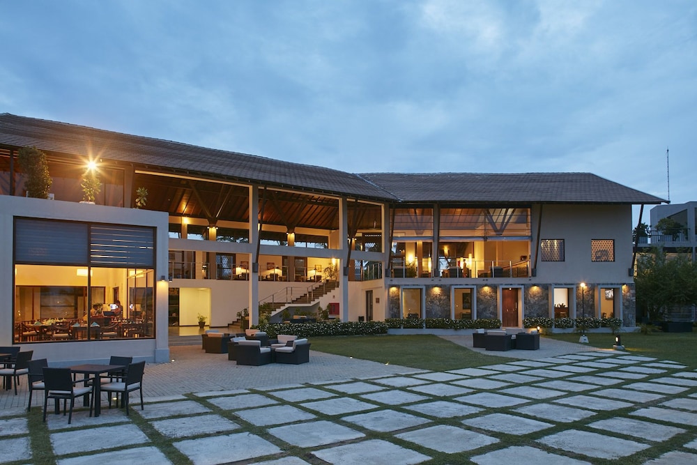 The Calm Resort and Spa in PASSEKUDAH
