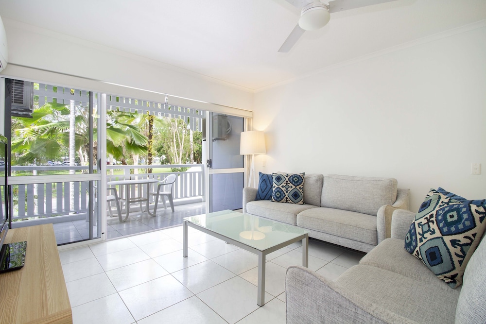 Apartments At the White House Port Douglas 43/65
