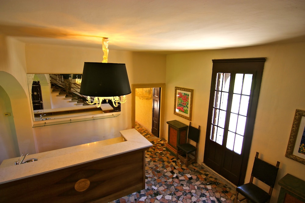 HOTEL VILLA GIONA 52/77