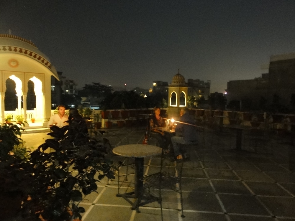 Krishna Palace 5/50