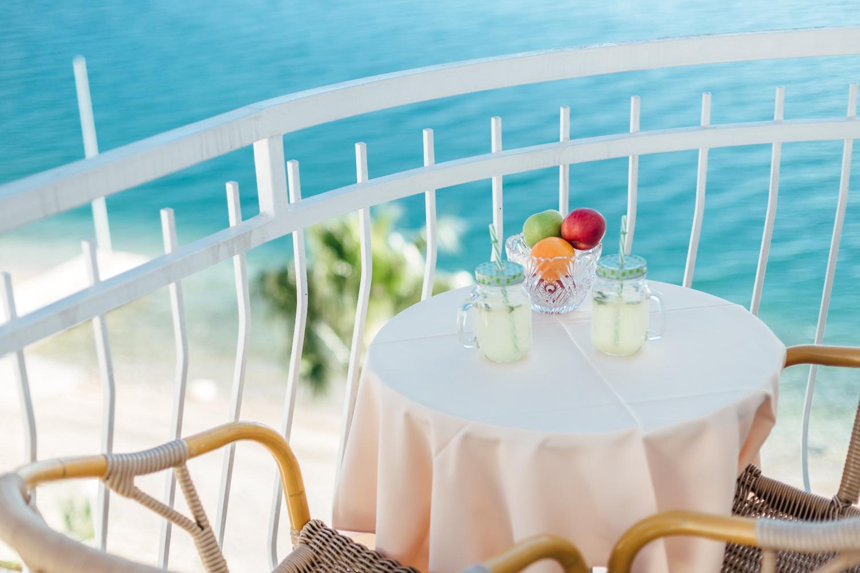 Azzurro Hotel Bijela, Herceg Novi 32/50