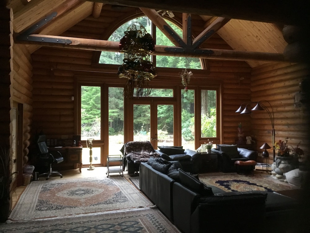 Redwood Log Cabin 6/12