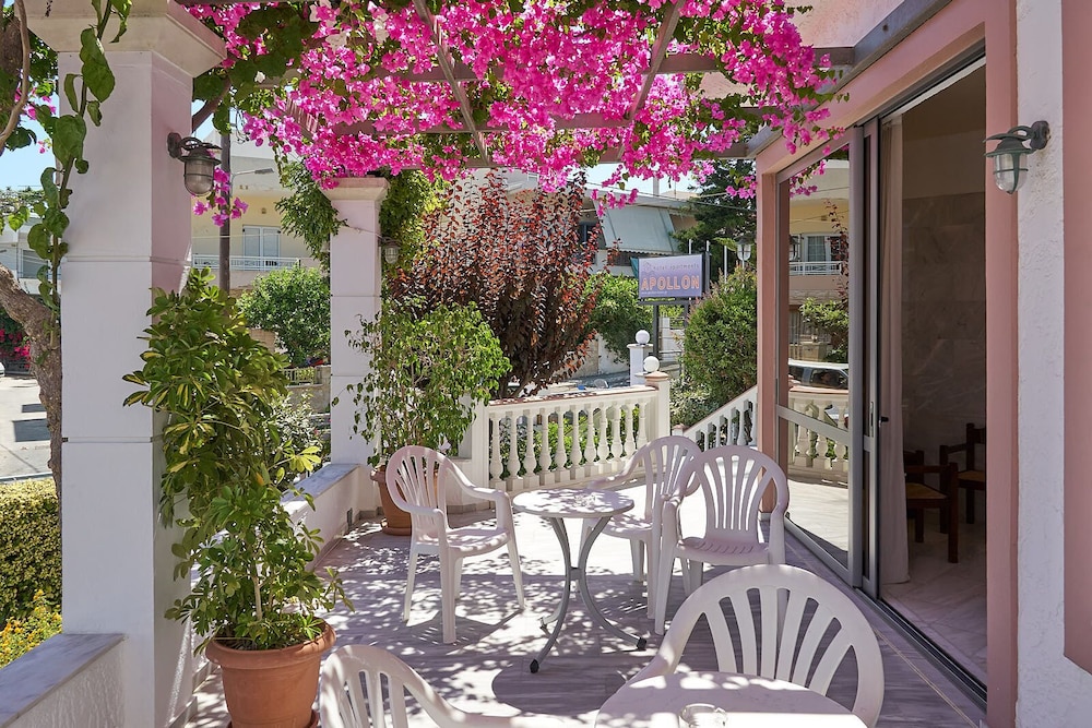 Apollon Hotel Apartments 41/50