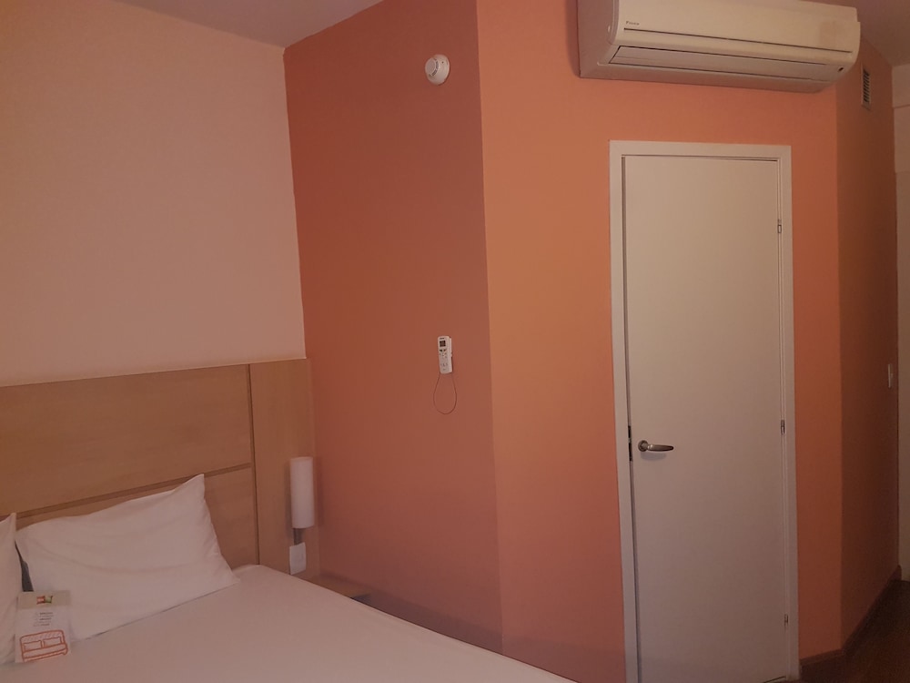 Ibis Sertaozinho 40/40
