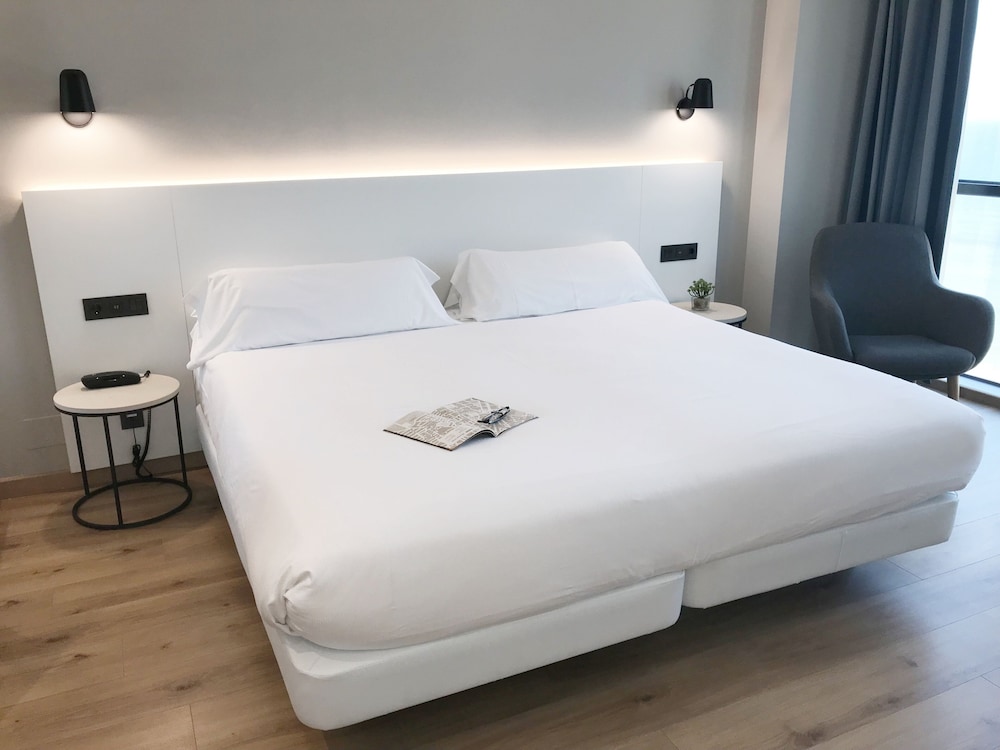غرفة قياسية بسريرين منفصلين، Principe de Asturias Hotel 5/10