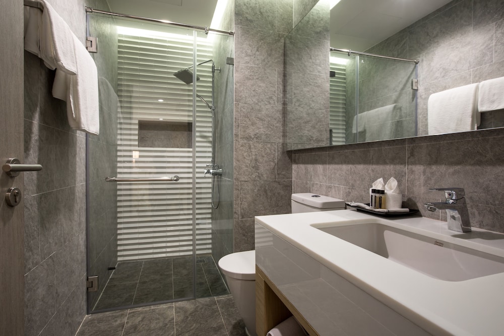 Asira Boutique Huahin Hotel 63/65