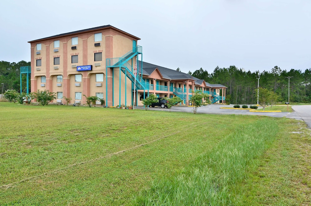 Super 8 by Wyndham Moss Point 1/25