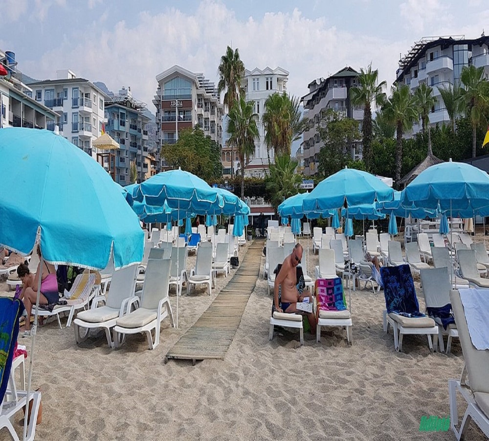 Azak Hotel 31/42