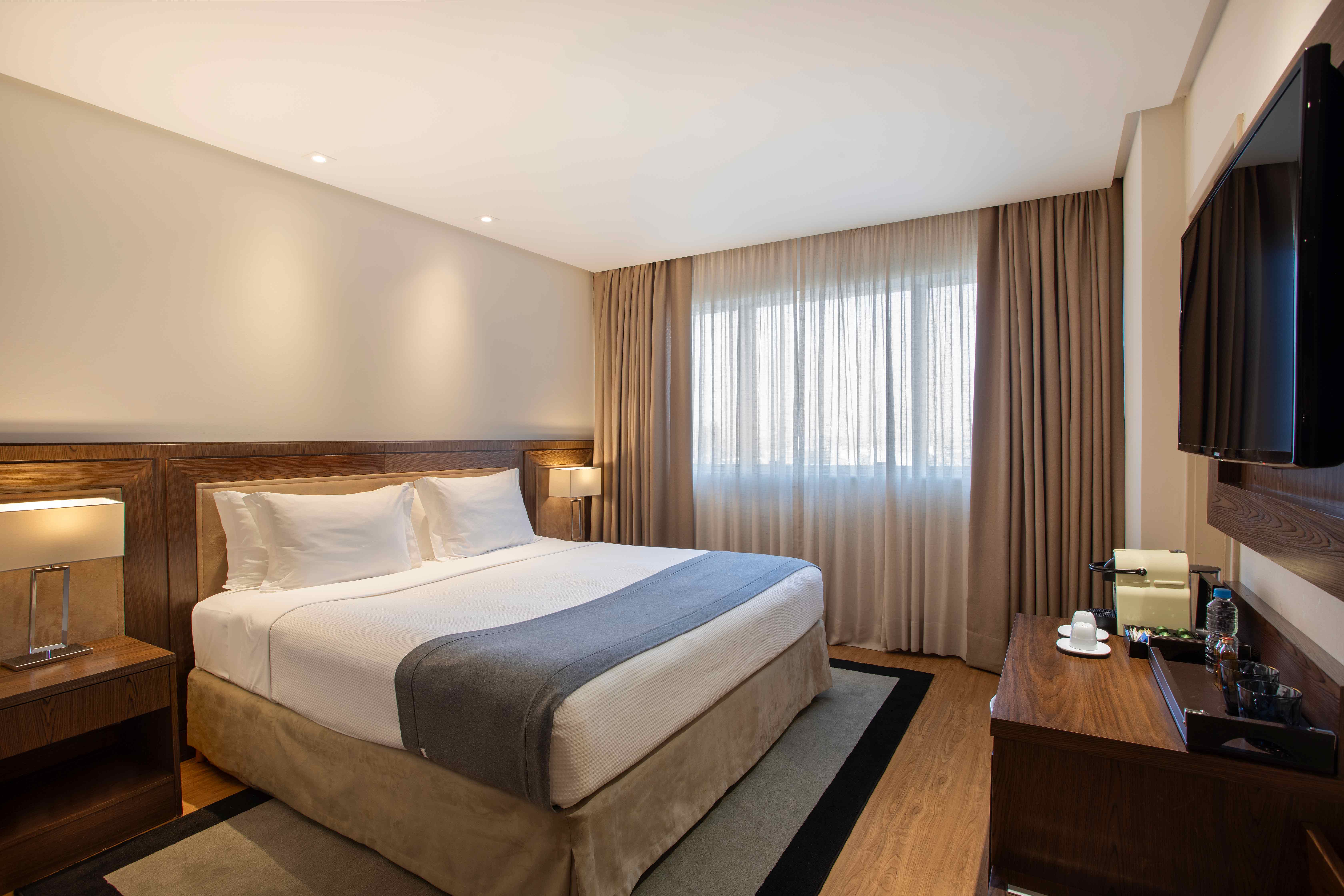 SUPERIOR, EXECUTIVE, DOUBLE BED