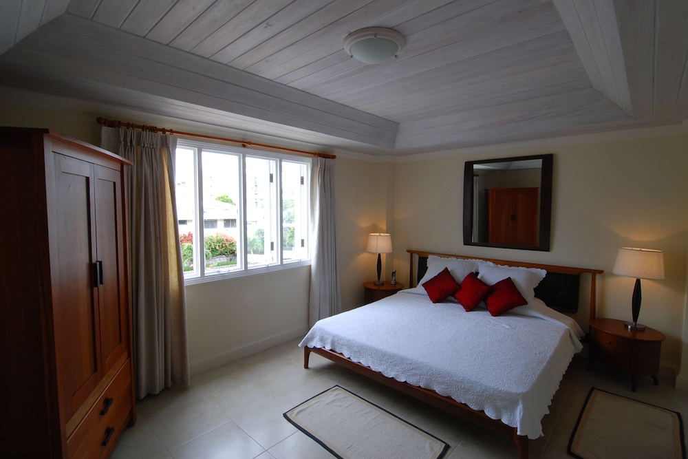 White Sands Beach Condos 4/50
