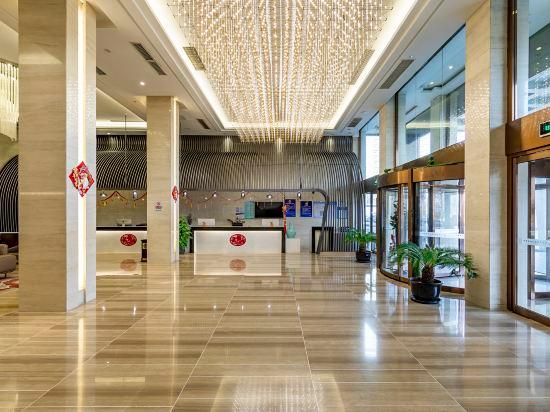 Four Seasons Apple Hotel (Beijing Wanda Plaza) 5/30