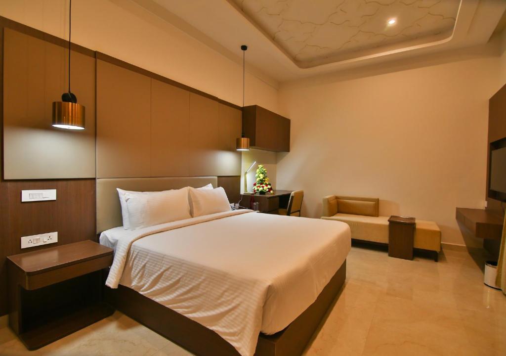 Accord Chrome Airport Hotel 10/20