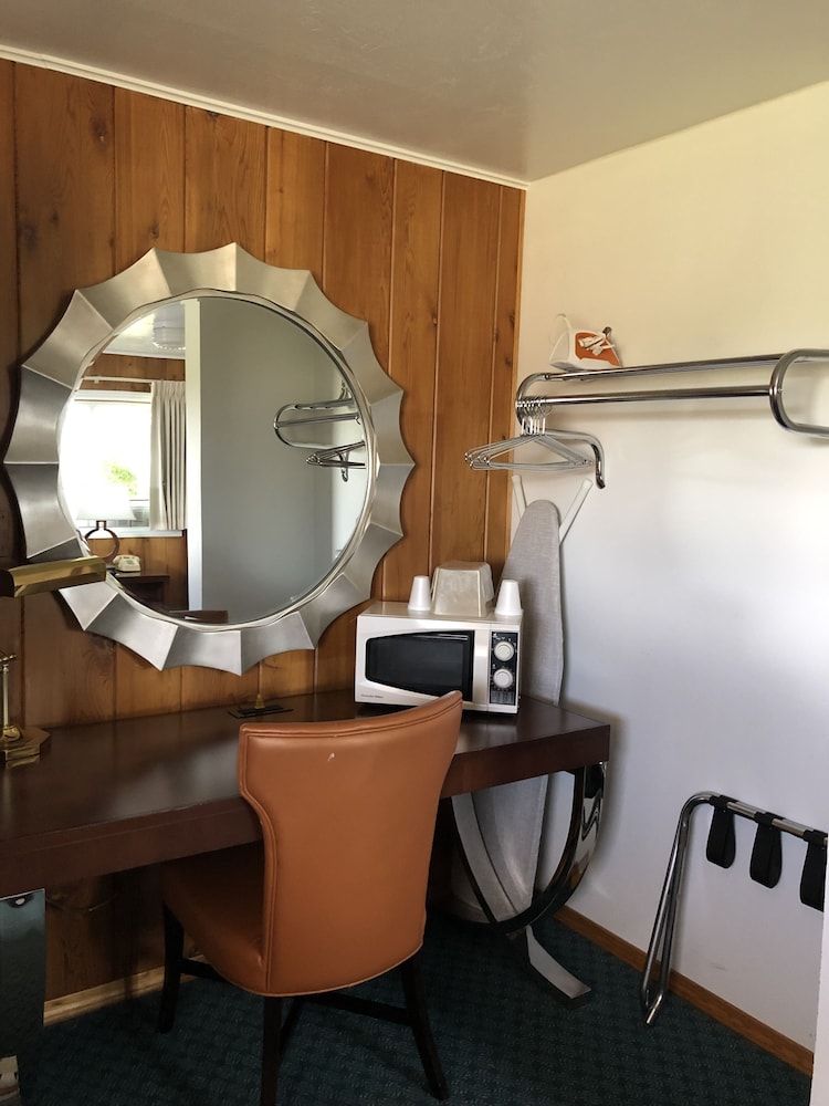 Oasis Botique Motel 12/23