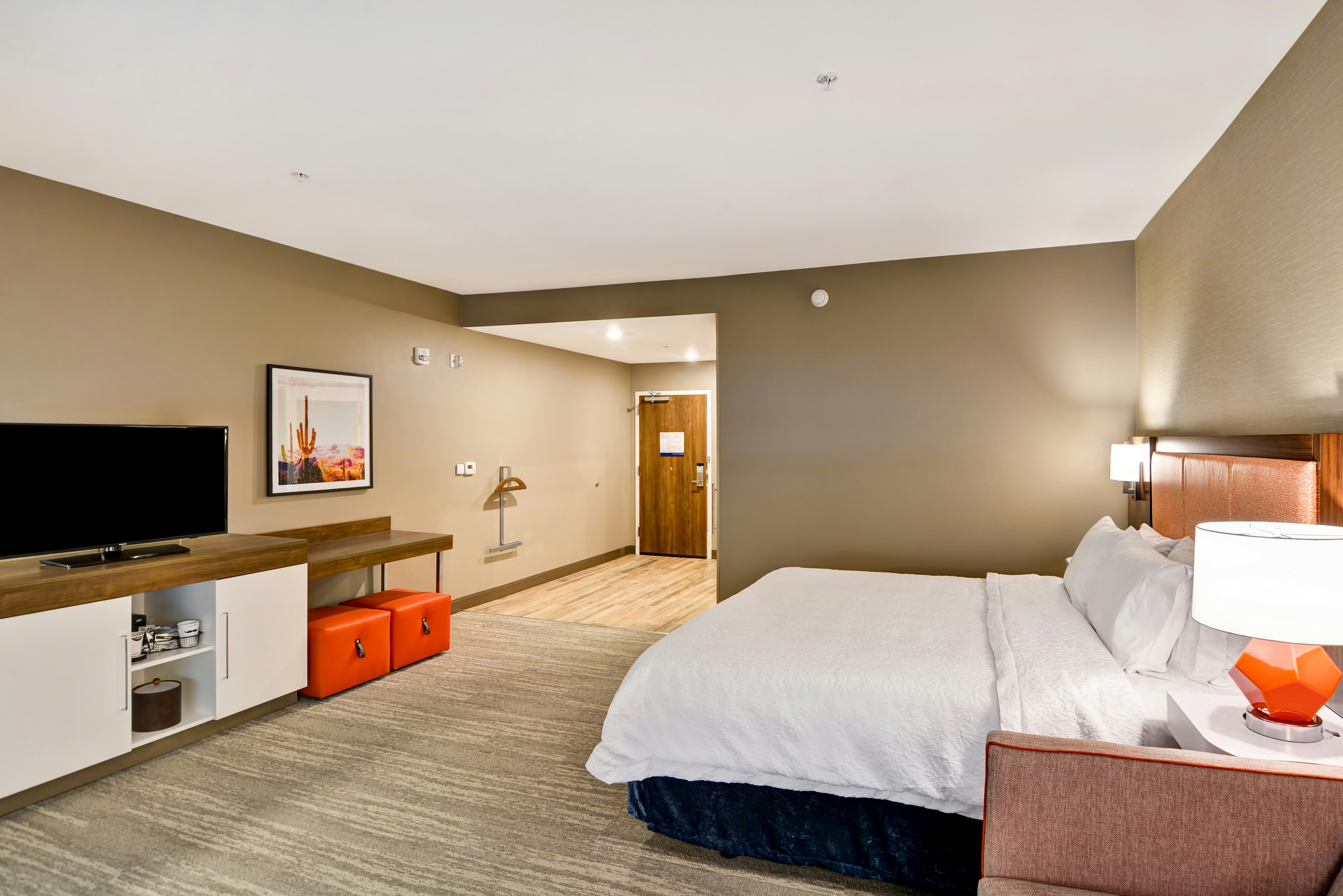 ROOM, KING BED, SOFA, ACCESSIBLE