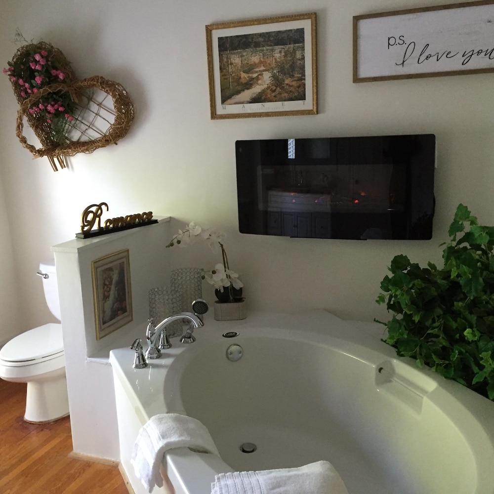 18 Vine Inn &amp; Carriage House 36/50
