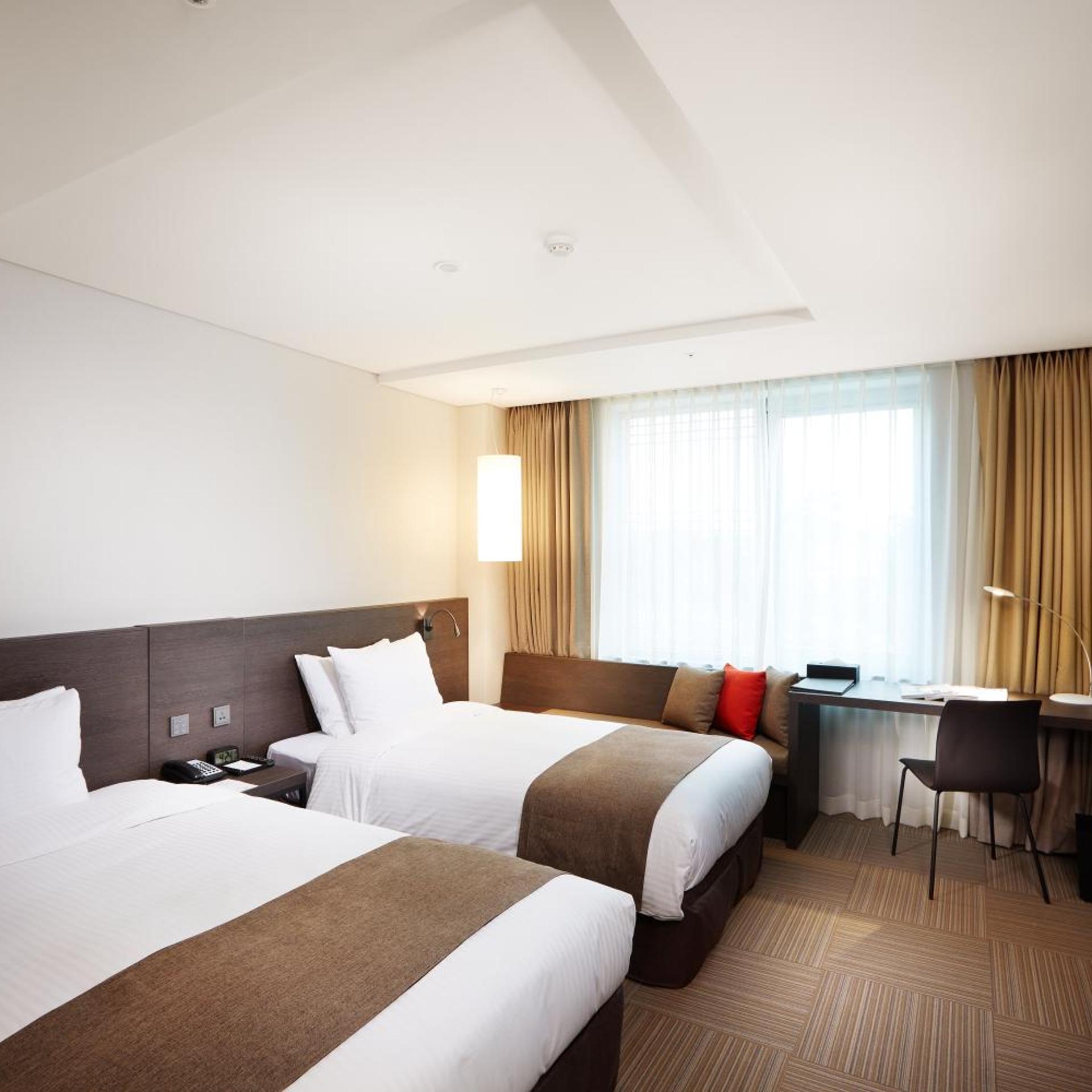 DELUXE, TWIN BEDS