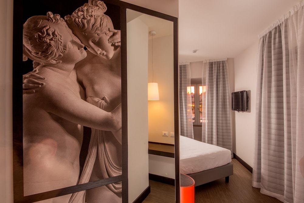 Cosmopolita Rome Colosseum, Tapestry Collection by Hilton 38/58