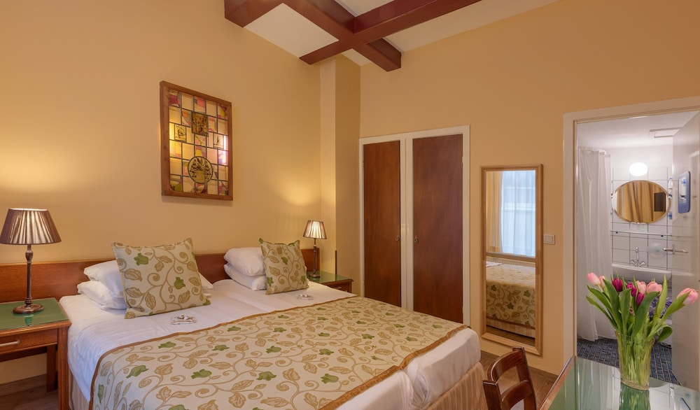 Hotel Des Arts 11/62