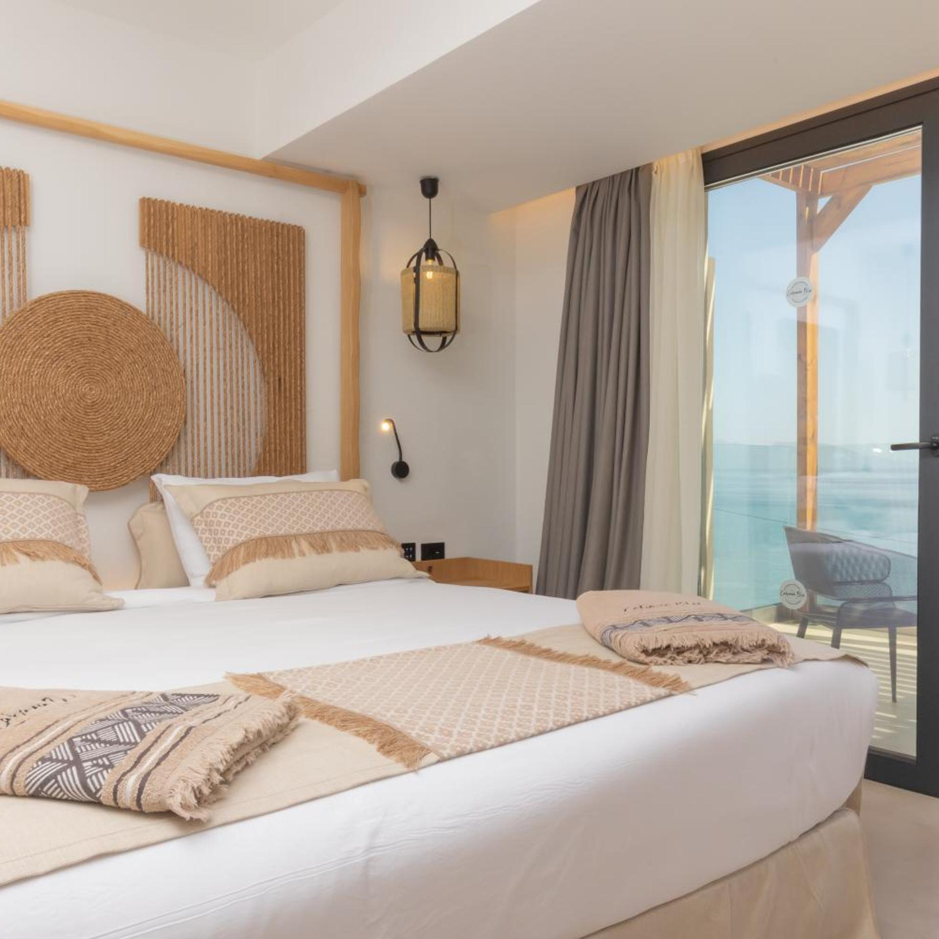 DOUBLE ROOM DELUXE SEA VIEW