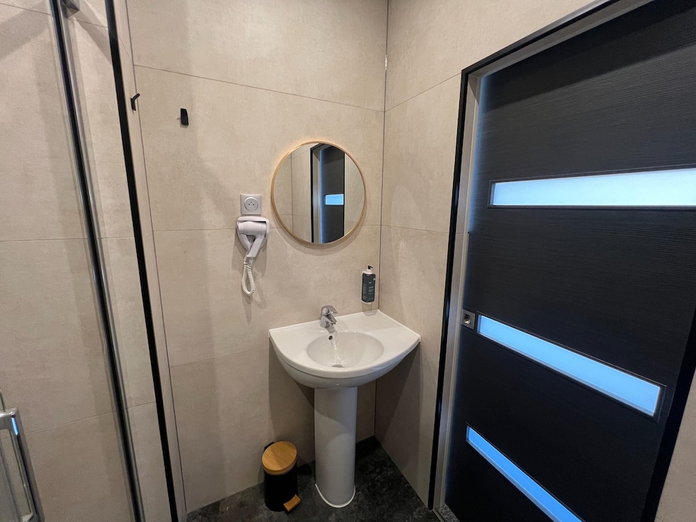 P Tit Dej Hotel Niort 57/58