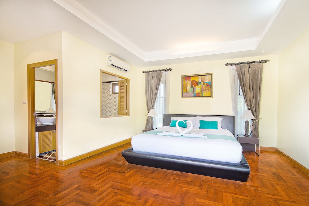 5 BEDROOMS, VILLA, PRIVATE POOL