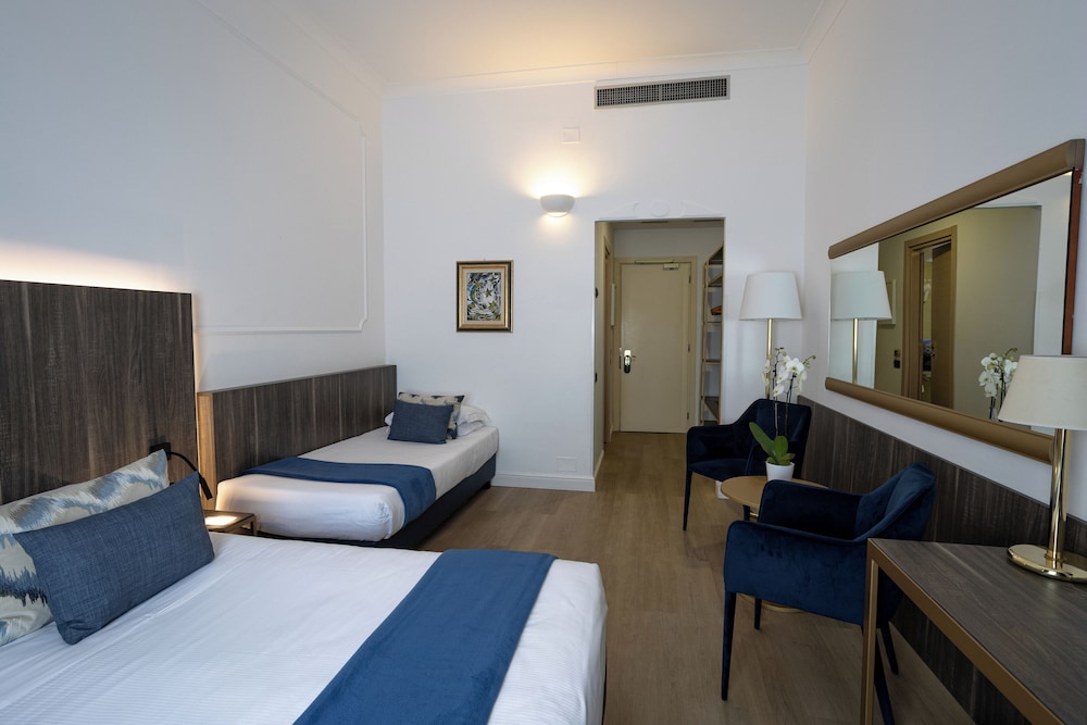 1 BEDROOM, CLASSIC, TRIPLE