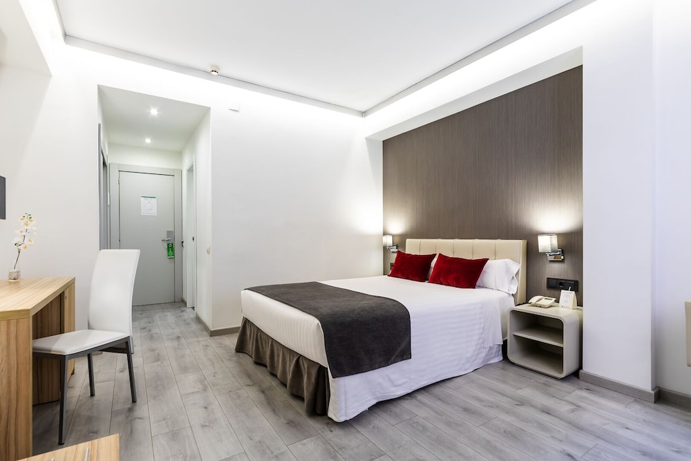 STANDARD, DOUBLE OR TWIN BED