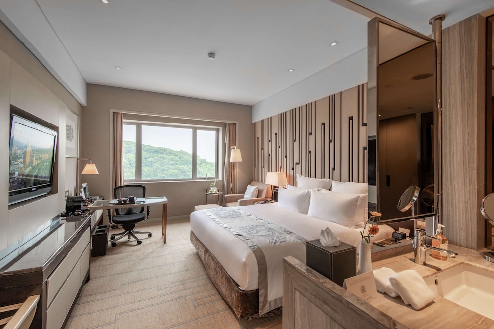 غرفة بانورامية بسرير كوين بإطلالة على الجبل، Grand Pacific Hotel Ningbo 8/10