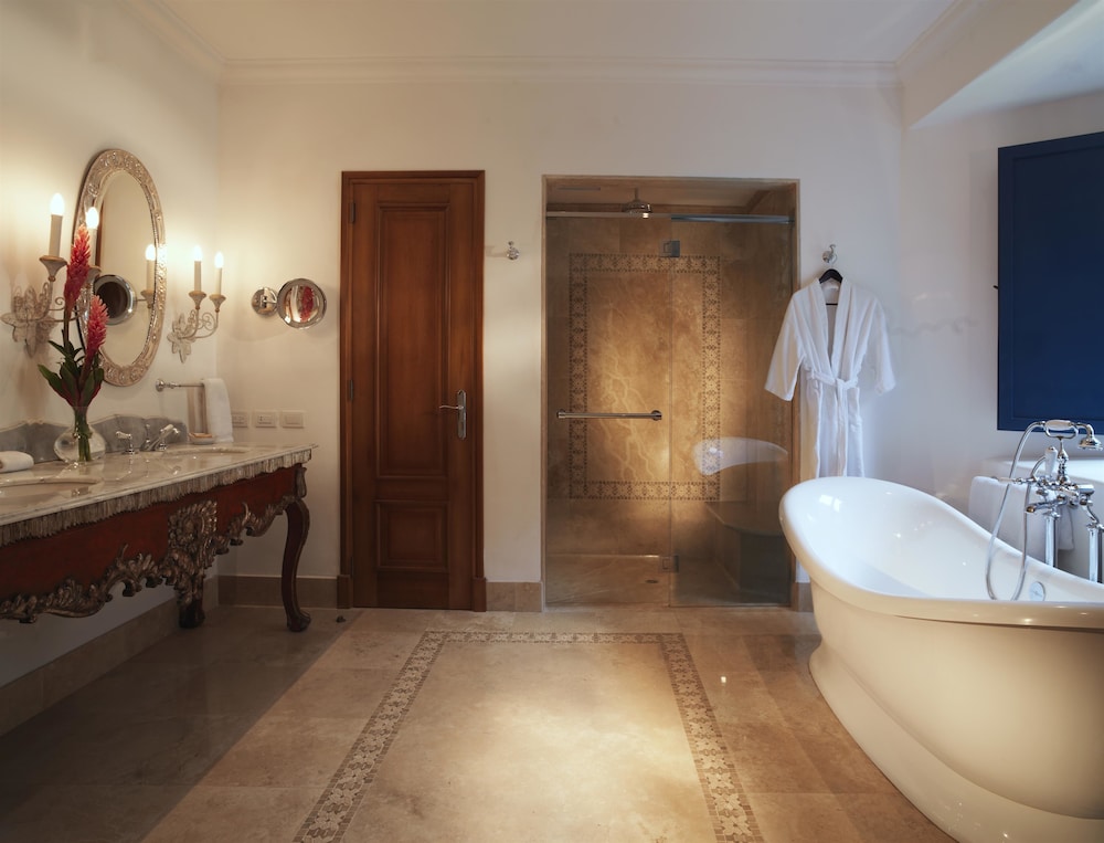 Palacio Nazarenas A Belmond Hotel 48/50