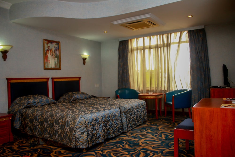 The City Royal Resort Hotel 13/30
