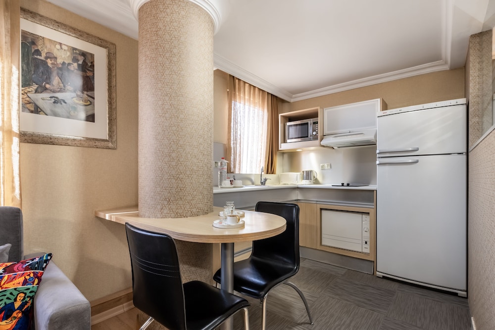 Gallery Residence And Boutique Hotel 72/72
