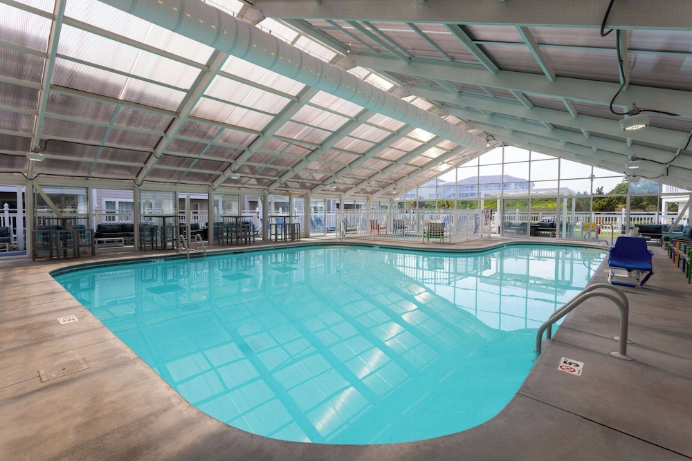 Atlantic Beach Resort, A Ramada 37/68